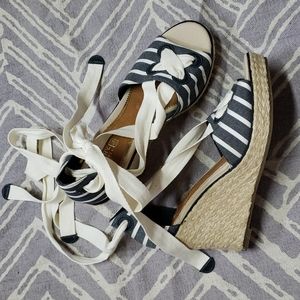 Sperry Heels wrap around boat shoes nautical striped wedge NWOT Milly raffia